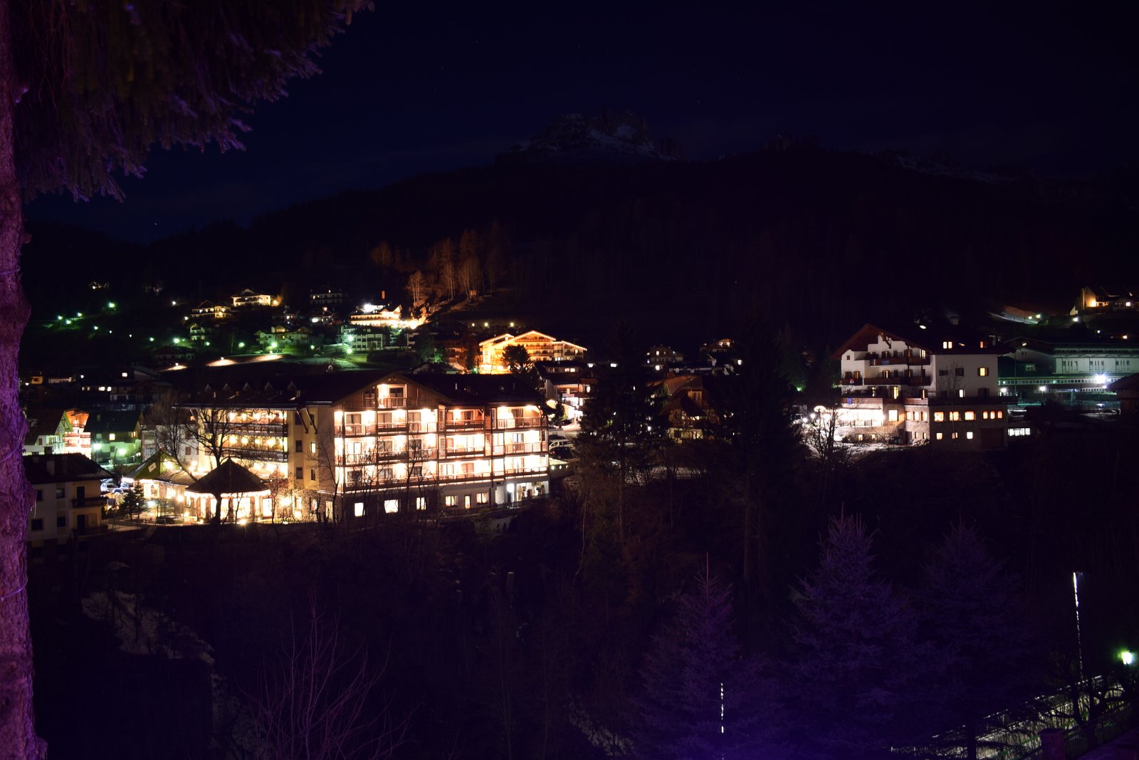 Noční výhledy z hotelu